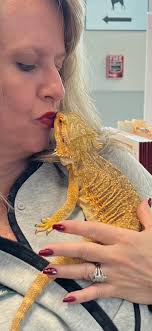 Hey 💕💕 it's me Amber Marshall can I get I love you 😘💕❤️ 💋