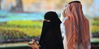 Wajahnya cantik dengan mata bulat indah, hidung mancung dan bibir yang tebal sensual dan selalu basah mengundang lelaki manapun untuk melumatnya. Hukum Isteri Minta Cerai Tanpa Alasan Islam Itu Indah