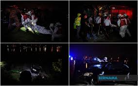 If you want to learn industri arang batu in english, you will find the translation here, along with other translations from malay to english. Bernama Two Die After Car Plunges Into Lake In Batu Arang