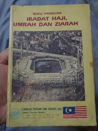 Kebiasaannya harga berubah mengikut musim dan jenis pakej yang dipilih. 1988 Buku Panduan Ibadat Haji Umrah Dan Ziarah Books Stationery Books On Carousell