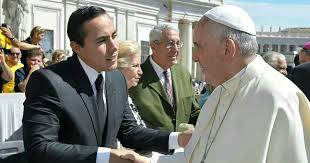 Cónsul general de colombia en chile entre 2008 y 2011, gobernador de santander entre 2012 y 2015, y actualmente senador de la república de colombia. El Polemico Viaje De Un Gobernador A El Vaticano