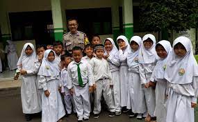Yayasan pendidikan islam al mustofa, jalan mh. Bhabinkamtibmas Sudimara Barat Giat Sambang Di Sd Islam Al Hasanah Ciledug Giat Polisi Cinta Sekolah Polres Metro Tangerang Kota