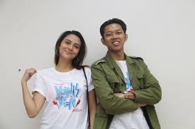 Model ini justru efektif dalam pembentukan karakter remaja. Ada Apa Di Balik Ramainya Film Berbahasa Jawa Halaman All Kompas Com