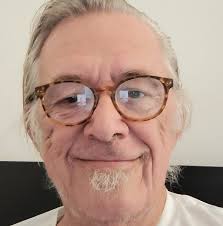 canitellyou meet me in Miami. It's where I go to escape winter, catch up  with friends, soak up the sun, see new art and meander through South Beach  whilst admiring all the