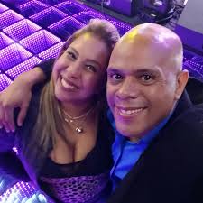 EL 17 DE JUNIO DEL AÑO 1950, NACE.. NICKY MARRERO Nicholas Marrero es un  brillante timbalero baluarte de la música afrocaribeña. Nacio en el Bronx  de New York-EE.UU, de padre y madre