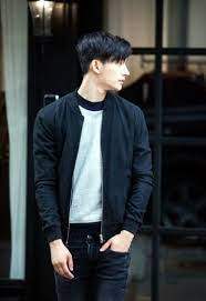Korean Hairstyles For Men 2018 25 Best Haircut Style For Men Women And Kids Trending In 2021 Asian Men Fashion Korean Men Hairstyle Asian Men Hairstyle