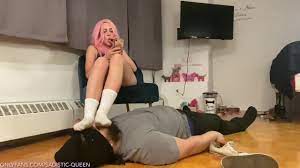 Converse foot worship