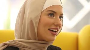 ex hindu khushbu Agarwal ne hindu dharm chhora aur Islam ko apnaya