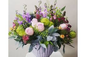 Why Dealing With An Online Florist Is Always Better By Mr Flowers Medium There are also dozens of floral design classes available on skillshare, the supremely underrated online learning community.