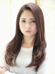 清潔感も色気もふわり後ろ姿も完璧なツヤめきロングで美女感アップ