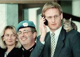 Imitation av tidigare statsminister och utrikesminister carl bildt (m) ringer ung vänster. 58 Best Carl Bildt Images On Pholder Sweden Carlbildt And Svenskpolitik