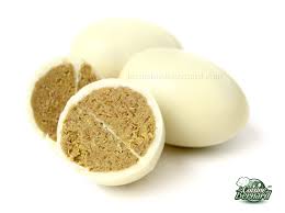 Les Chocolats Blancs Au Praline Pistache Croustillant Chocolat Maison Chocolat Blanc Pate De Pistache