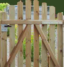 Der alte jägerzaun hatte endgültig ausgedient und wurde durch einen staketenzaun ersetzt. Gartentor Aus Holz Selber Bauen