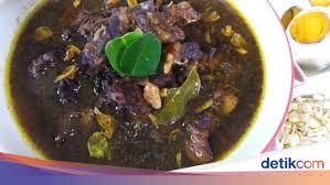 Biasanya juga dinikmati sama kuah tepung kanji buat melengkapi rasa. Nasi Rawon Dan Jajanan Pasar Sarapan Kesukaan Istri Sandiaga Uno