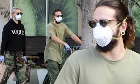 He was born on 1 september 1989 in leipzig, germany. Pictured Heidi Klum S Husband Tom Kaulitz Wears Mask And Gloves While Shopping With Brother Bill Daily Mail Online