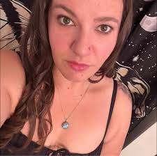 Is anyone interested in going to the St. Louis Inn for dinner and live  music