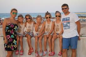 Jak zaznacza neonatolog dr jolanta uchman przez 20 lat jej pracy w szpitalu na polnej nie zdarzyło się, by takie dzieci urodziły się w terminie. Kieleckie Piecioraczki Maja Juz Po Siedem Lat Co U Nich Slychac Echo Dnia Swietokrzyskie