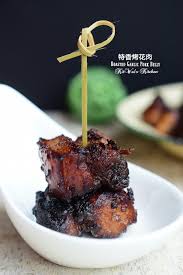 食谱取自 新新饮食 第103 期特香烤花肉材料 800g 花肉 大匙蒜泥1 棵青葱 切粒 调味料 1 小匙生抽 小匙