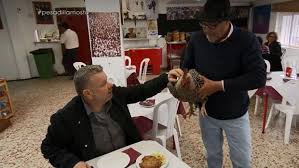 La diferencia es que chicote no es gordon ramsey, y los restaurante que ayudó chicote, no han. Alberto Chicote Intentara Reflotar Una Famosa Venta De Jerez