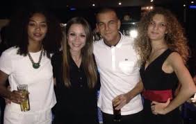 Son ya muchas series y películas en las que los han elegido como pareja por la química innegable que logran en pantalla. El Cumpleanos Secreto De La Novia De Mario Casas Loc El Mundo