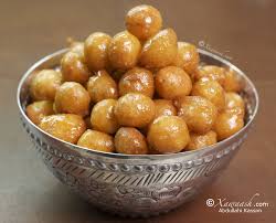 Fried Sweet Dumplings Skaramati Burka Macaan Petits Beignets Au Sucre Pets De Nonne Sweet Dumplings Egyptian Food Food