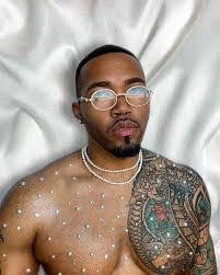 Lorenzo Lawrence's Instagram, Twitter & Facebook