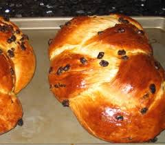 They bake a whole bunch at once, and then you can buy it and freeze extras until the next baking day. Rosinenbrot German Raisin Bread German Culture