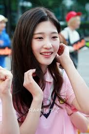 Subs, translations, updates and pictures of chaeyeon, i.o.i and dia! Chaeyeon Forced To Make Difficult Decision Chooses Ioi Over Her First Girl Group Dia Koreaboo