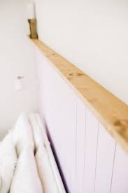 See more trompe l'oeil tricks with shiplap in expert advice: Boho Chic Vertical Shiplap Accent Wall