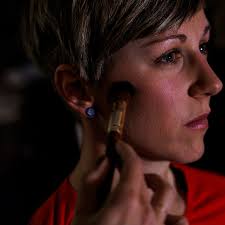 Make-up, lights, seriousness. & fooling around 😅. Content capture done.  Guess my signature move 😁😋 📸 @svenmartinphoto