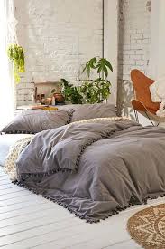 Bilik tidur tanpa katil bukanlah sesuatu yang baru, tapi sudah menjadi trend pada masa kini yang mana ada sebab di samping itu, harga katil yang kadang agak berharga itu tidak memungkinkan orang untuk membeli apalagi bujang. Dekorasi Bilik Tidur Kecil Tanpa Katil Design Rumah Terkini
