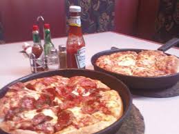 بيتزا وسط سميكه بيتزا هت Pizza Hut قيم