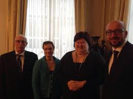 Neem je verantwoordelijkheid je kan arts zijn, maar ook meer dan dat. Maggie De Block Pa Twitter Maggiedeblock Ebola Coord Dr Erika Vlieghe Adj Dr Reynders Stellen Gerust Charlesmichel Procedure Klaar Geoefend Http T Co 1jdqm6qcbt