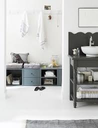 Eine Ideale Sitzbank Fur Flur Bad Oder Das Kinderzimmer Denn Sie Bietet Unendlich Viel Stauraum Fur Schuhe Taschen H Sitzbank Flur Regal Kinder Auto Mobel