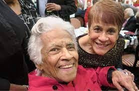 Stella Chase's Instagram, Twitter & Facebook