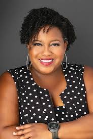 Daniela Echaiz's Instagram, Twitter & Facebook