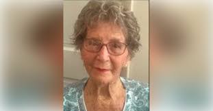 Gina Wise's Instagram, Twitter & Facebook