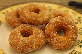 Beliau berkata, ibunya mengusahakan perniagaan kuih keria sejak tahun 1979 dan air tangan allahyarham cukup popular dan sering menjadi tular sehingga. Kuih Keria Azie Kitchen