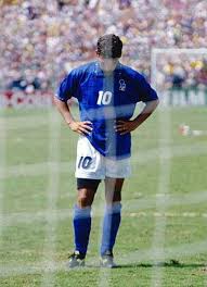 Born 18 february 1967) is an italian former professional footballer who mainly played as a second striker, or as an attacking midfielder. Roberto Baggio E I Calci Di Rigore Legends Football Football Soccer World