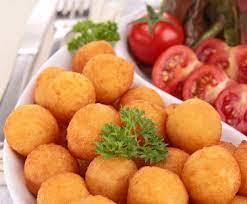 Quando saranno tiepide, aggiungete l'uovo, sale, pepe e il parmigiano grattugiato 1. Come Fare Le Polpette Di Patate Al Forno Guide Online It