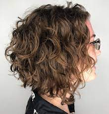 Disheveled Wavy Light Brown Bob Wavy Bob Hairstyles Bob Hairstyles Curly Bob Hairstyles