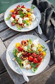 Rezept Burrata Mit Tomaten Basilikumdressing Und Backerbsen Rezept Rezepte Lebensmittel Essen Veggie Rezepte