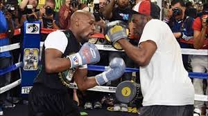 Legendary Boxer Trainer Roger Mayweather Dies Mayweather Statement Video Real Combat Media In 2020 Roger Mayweather Boxing Trainers Boxer