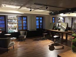 Christophe Nicolas Biot Maison De Coiffure A Mulhouse Coupe A Sec Bar A Chignon Coloration Vegetale Permanente Wa Soins Capillaires Capillaire Coiffure
