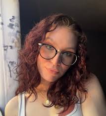 Good morning, I'm an experienced model and I'm looking for photographers  that are interested in doing any of the following tfp shoots to update my  portfolio and document my glow up journey.