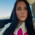 Allison Proehl's Instagram, Twitter & Facebook