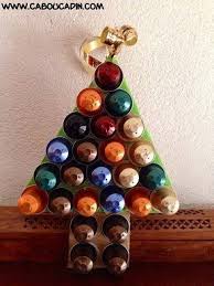 Un Sapin De Noel Avec Des Capsules De Nespresso Bricolage Noel Noel Sapin De Noel Noel Calendrier De L Avant