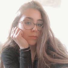 Veronica Lowry's Instagram, Twitter & Facebook