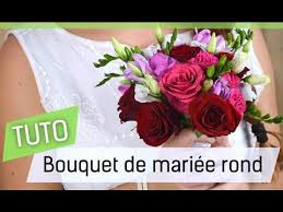 On est reparti pour un tour avec la fleuriste. Salut Les Filles Il Y A Quelques Semaines J Ai Lance Une Discussion A Propos Des Bouquet J Hesitais Encore A M E Bouquet Mariee Rond Bouquet Mariee Bouquet