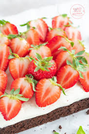 Erdbeer Brownies Mit Mascarpone Backen Macht Glucklich Rezept Backen Macht Glucklich Lebensmittel Essen Rezepte Mit Mascarpone